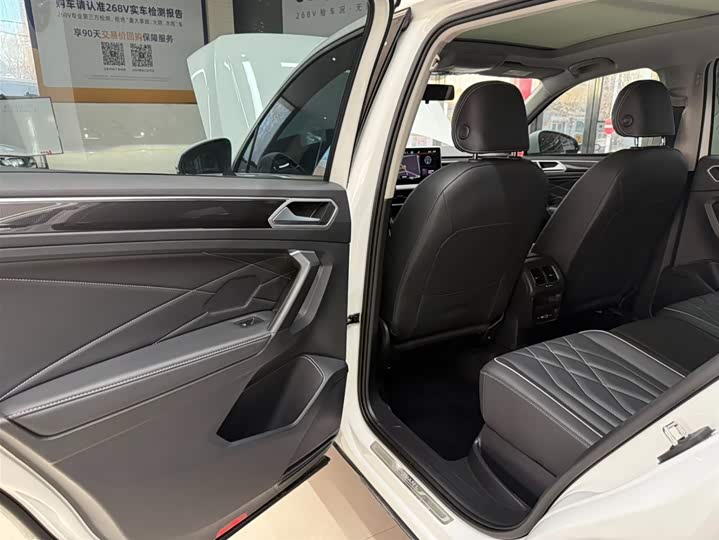 Tiguan L 2023 280TSI автомат 2WD Limited фото 7
