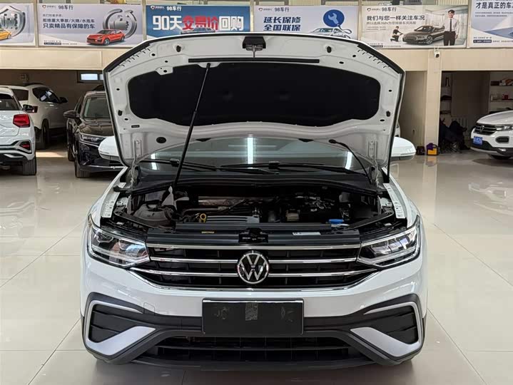 Tiguan L 2023 280TSI автомат 2WD Limited фото 9