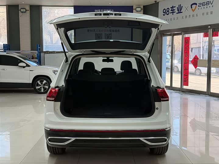 Tiguan L 2023 280TSI автомат 2WD Limited фото 23
