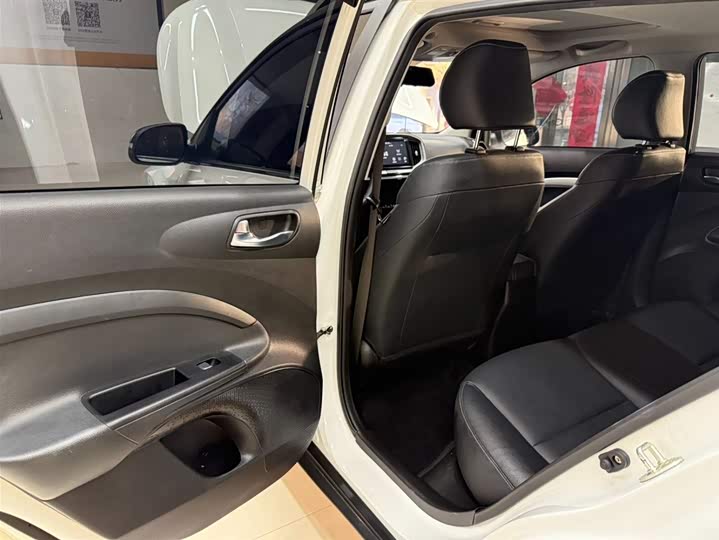 Kia KX1 2021 1.4L CVT фото 15