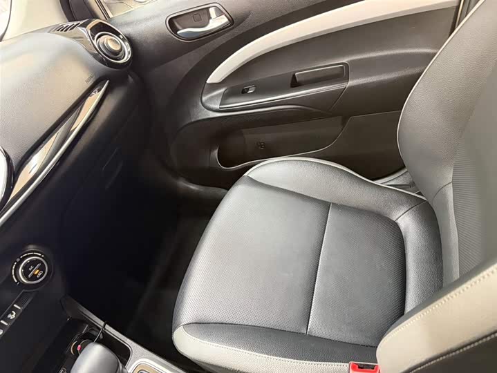 Kia KX1 2021 1.4L CVT фото 20