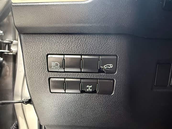 Lexus NX 2020 200 VI фото 22