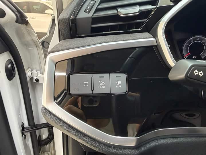 Audi Q3 2023 35 TFSI Fashion Dynamic (1.4T) фото 9