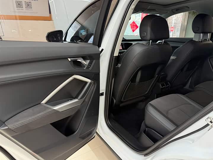 Audi Q3 2023 35 TFSI Fashion Dynamic (1.4T) фото 17