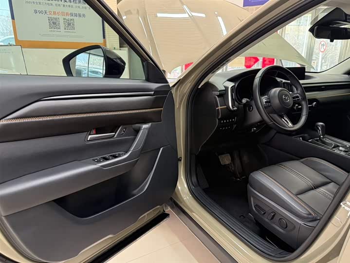 Mazda CX-50 2023 2.0L фото 8