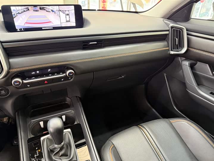 Mazda CX-50 2023 2.0L фото 12
