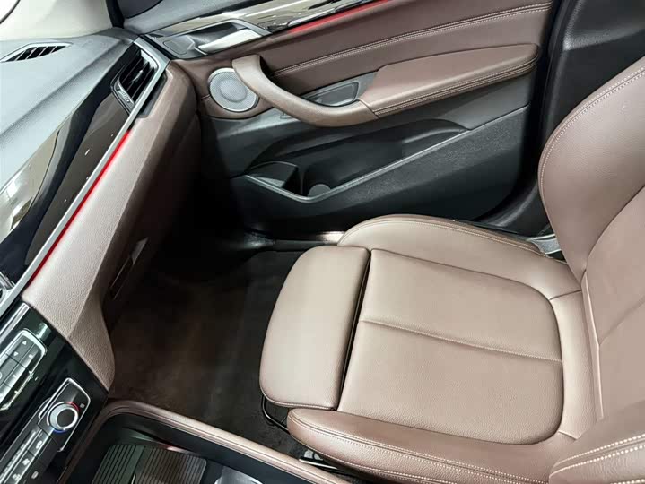 BMW X1 2021 sDrive20Li фото 13