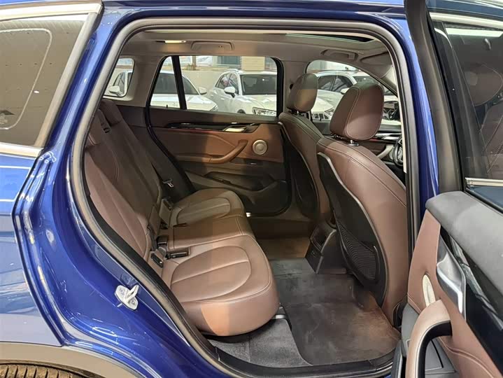 BMW X1 2021 sDrive20Li фото 21