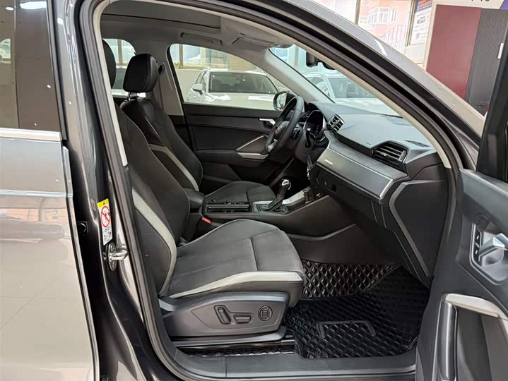 Audi Q3 2023 35 TFSI Fashion Dynamic (1.4T) фото 21