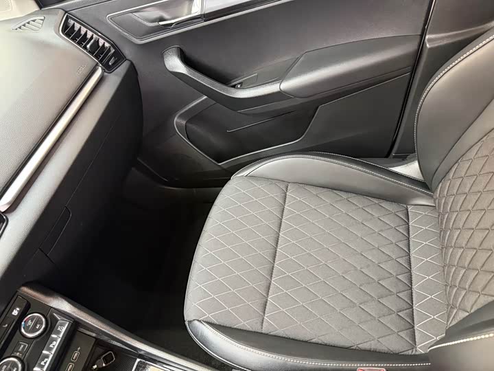 Karoq 2021 TSI280 Luxury фото 13