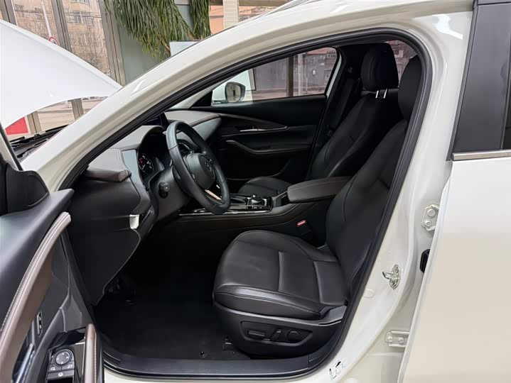 Mazda CX-30 2022 2.0L автомат фото 16