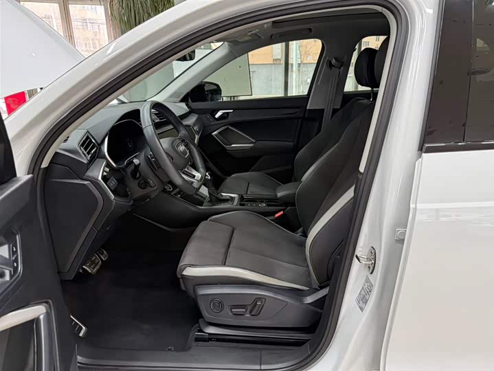 Audi Q3 2023 35 TFSI Fashion Dynamic (1.4T) фото 16