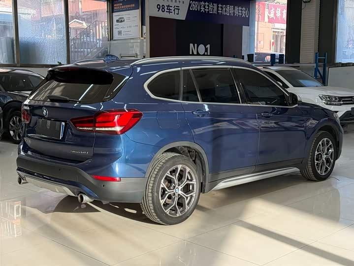 BMW X1 2022 sDrive20Li фото 4