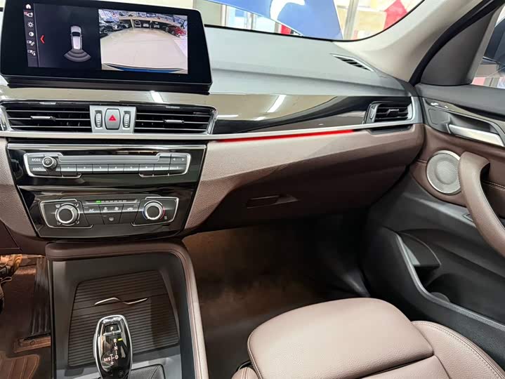 BMW X1 2022 sDrive20Li фото 12