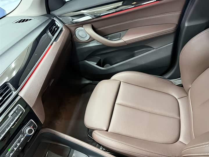 BMW X1 2022 sDrive20Li фото 13
