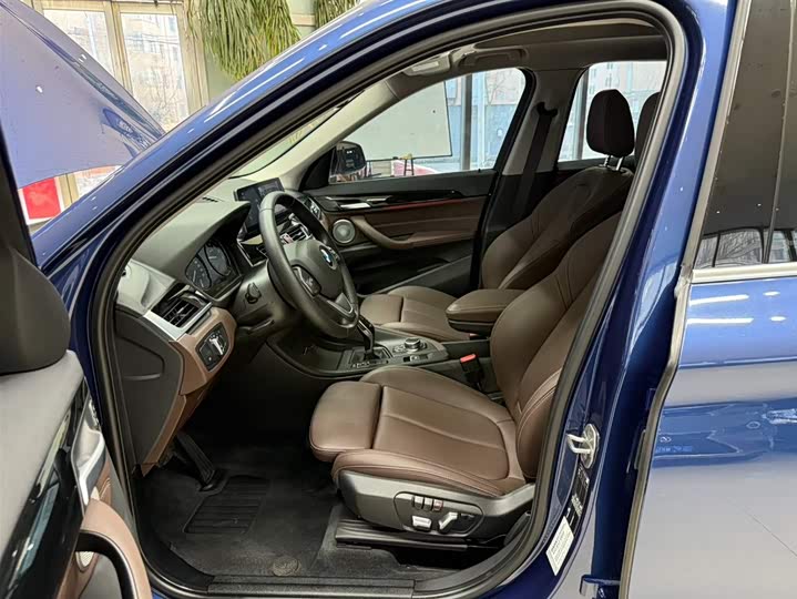 BMW X1 2022 sDrive20Li фото 16