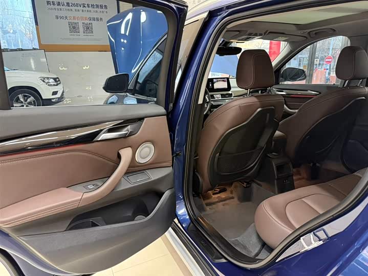 BMW X1 2022 sDrive20Li фото 17