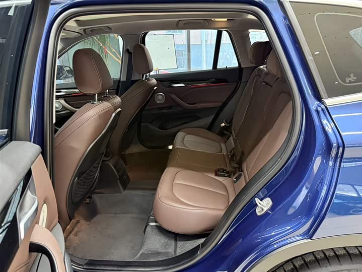 BMW X1 2022 sDrive20Li фото 18