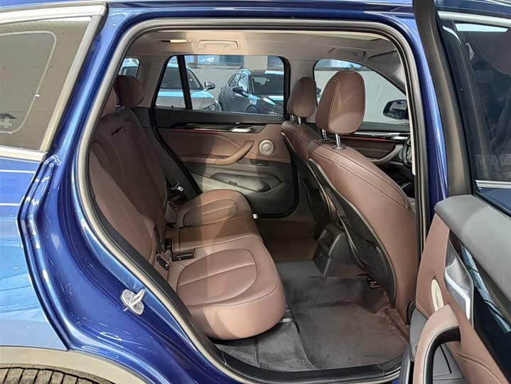BMW X1 2022 sDrive20Li фото 21