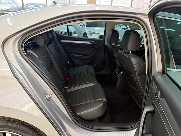 Superb 2022 TSI280 DSG фото 22