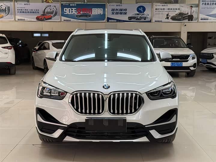 BMW X1 2022 sDrive20Li фото 2