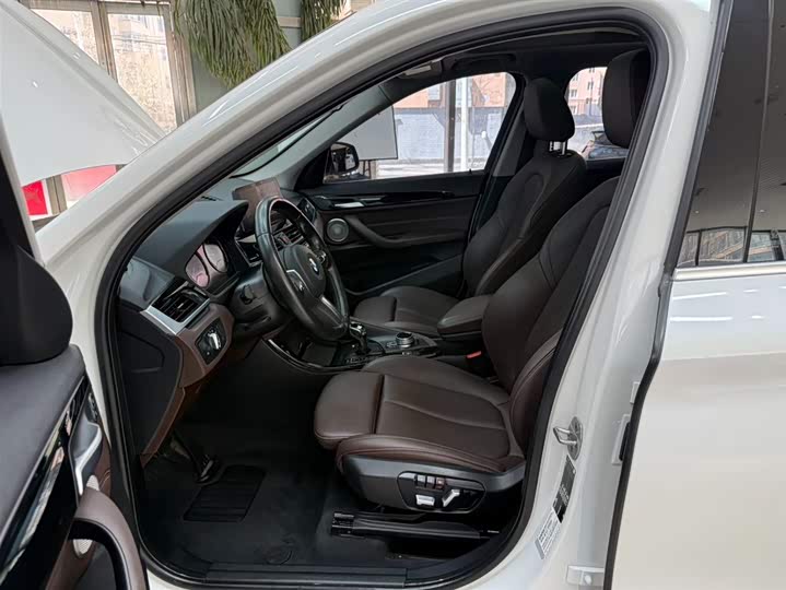 BMW X1 2022 sDrive20Li фото 8