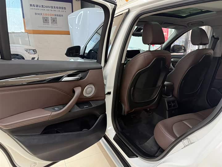 BMW X1 2022 sDrive20Li фото 9