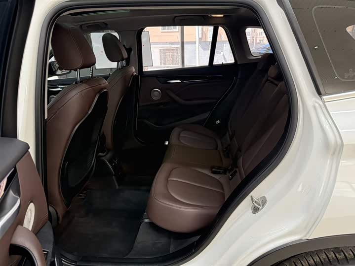 BMW X1 2022 sDrive20Li фото 10