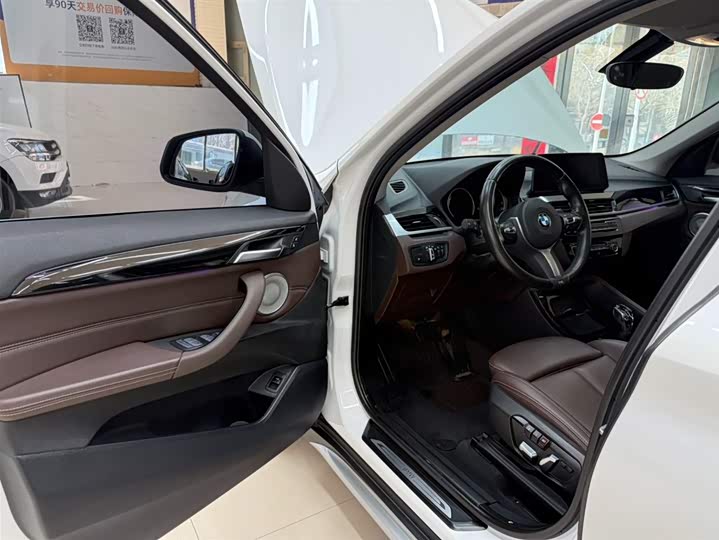 BMW X1 2022 sDrive20Li фото 18
