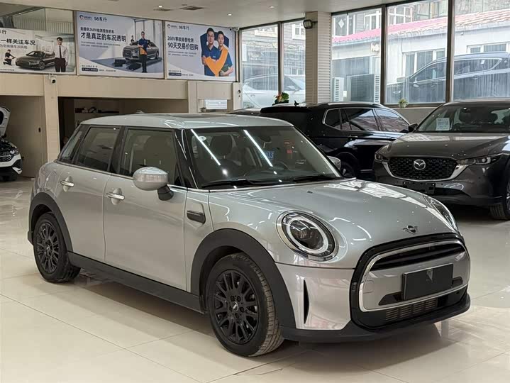 MINI 2023 1.5T ONE 5-дверный фото 3