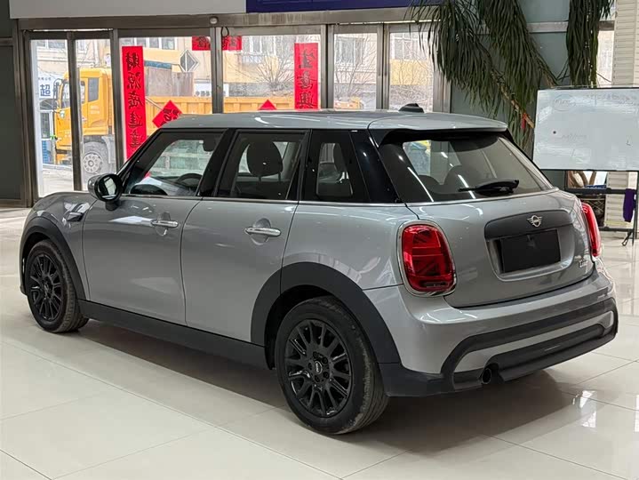 MINI 2023 1.5T ONE 5-дверный фото 6