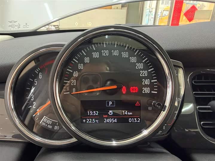 MINI 2023 1.5T ONE 5-дверный фото 10