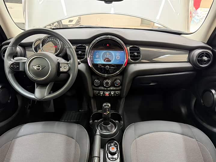 MINI 2023 1.5T ONE 5-дверный фото 19