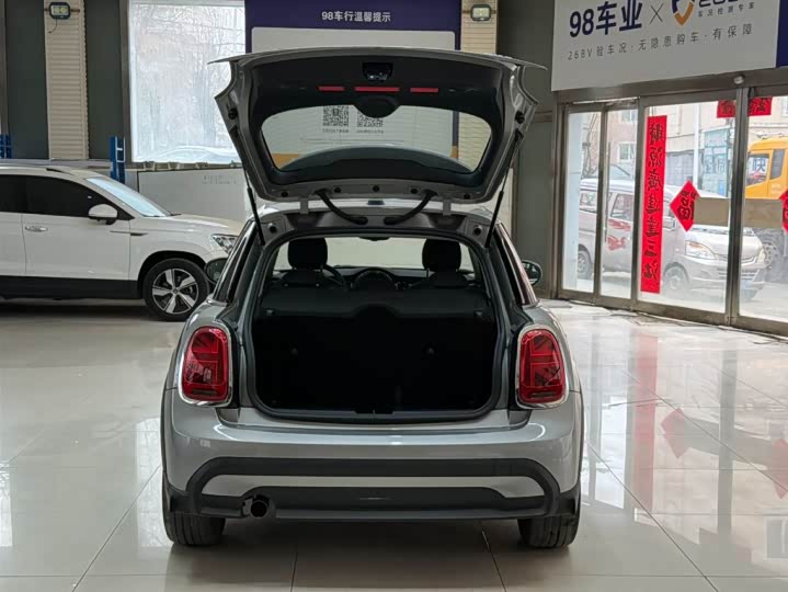 MINI 2023 1.5T ONE 5-дверный фото 22