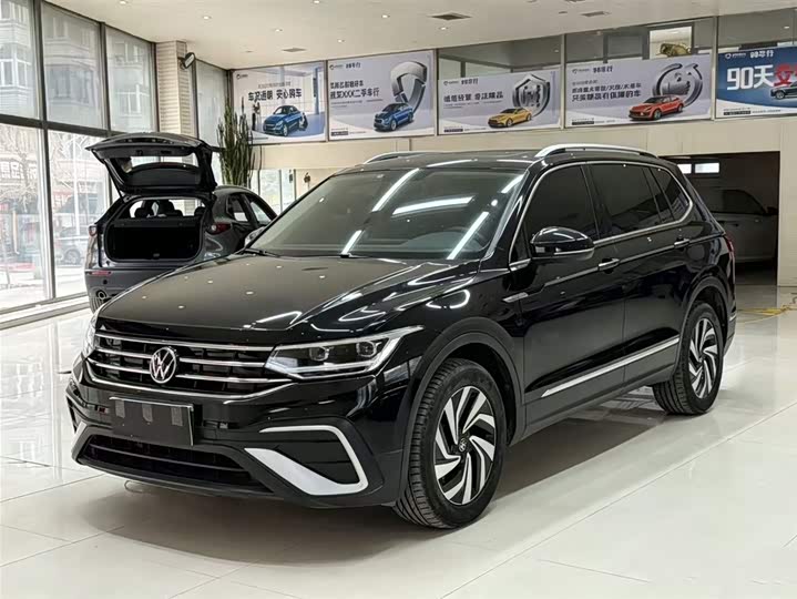 Tiguan L 2023 280TSI автомат 2WD Limited