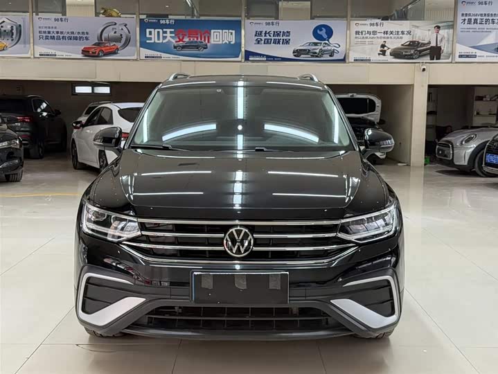 Tiguan L 2023 280TSI автомат 2WD Limited фото 2