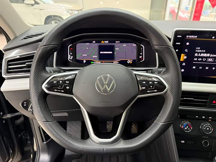 Tiguan L 2023 280TSI автомат 2WD Limited фото 11