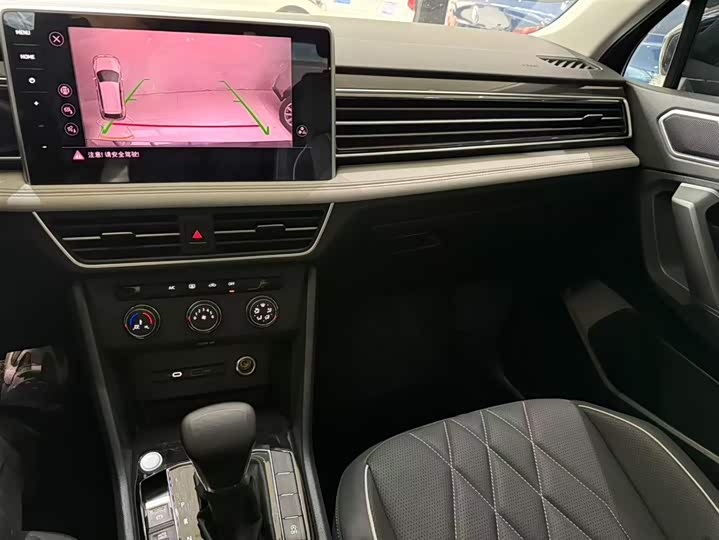 Tiguan L 2023 280TSI автомат 2WD Limited фото 12