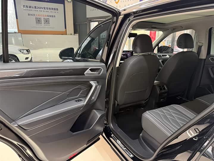 Tiguan L 2023 280TSI автомат 2WD Limited фото 17