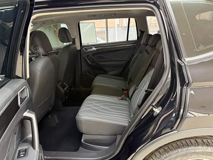 Tiguan L 2023 280TSI автомат 2WD Limited фото 18