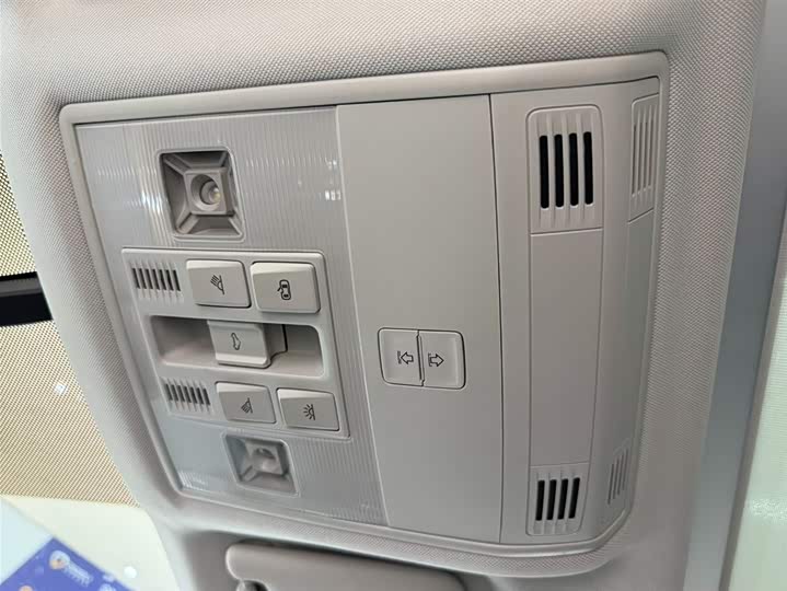 Tharu 2021 280TSI 2WD Luxury Plus фото 14