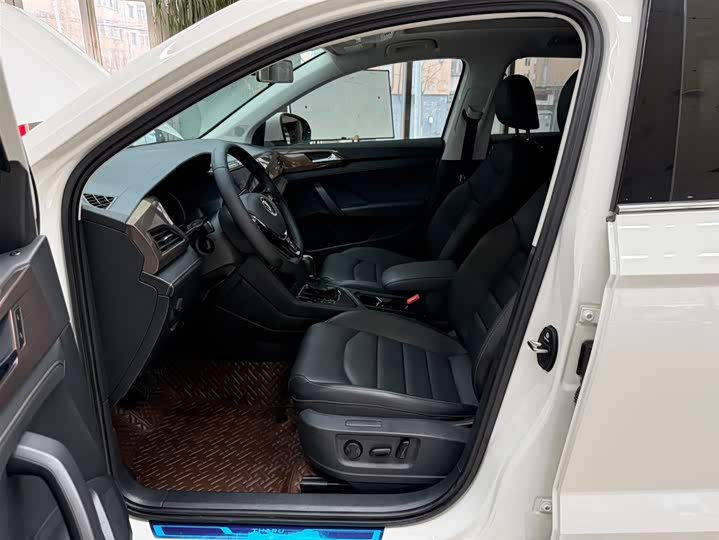 Tharu 2021 280TSI 2WD Luxury Plus фото 16