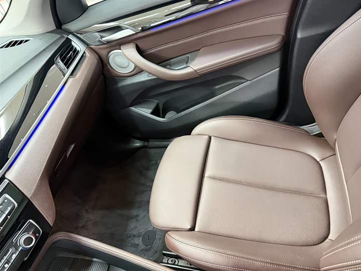 BMW X1 2022 sDrive20Li фото 13