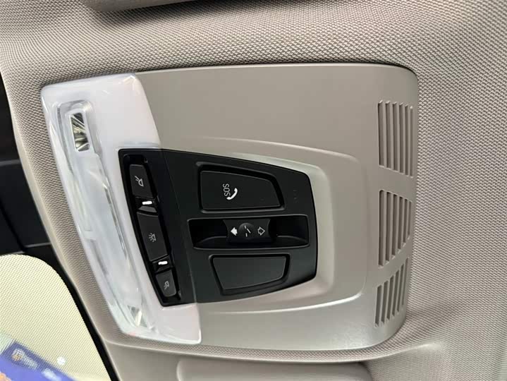 BMW X1 2022 sDrive20Li фото 14