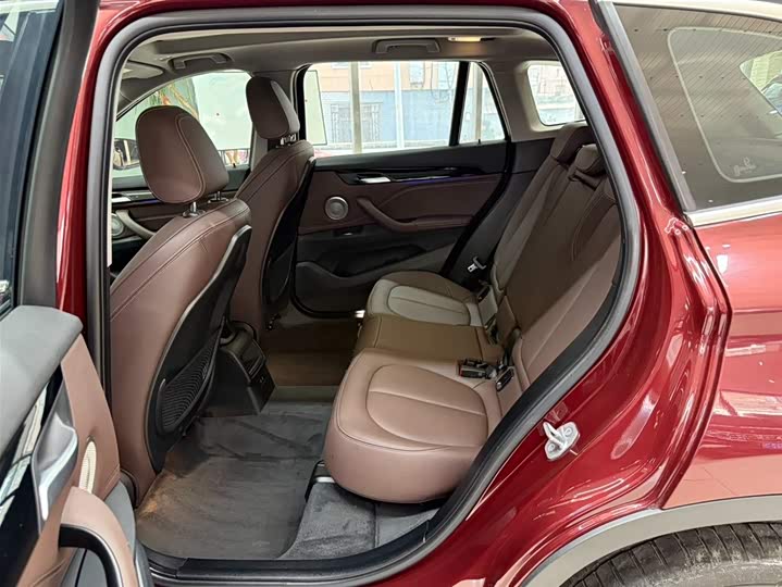 BMW X1 2022 sDrive20Li фото 18