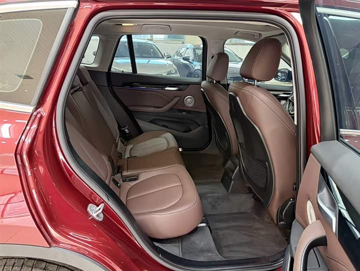 BMW X1 2022 sDrive20Li фото 21