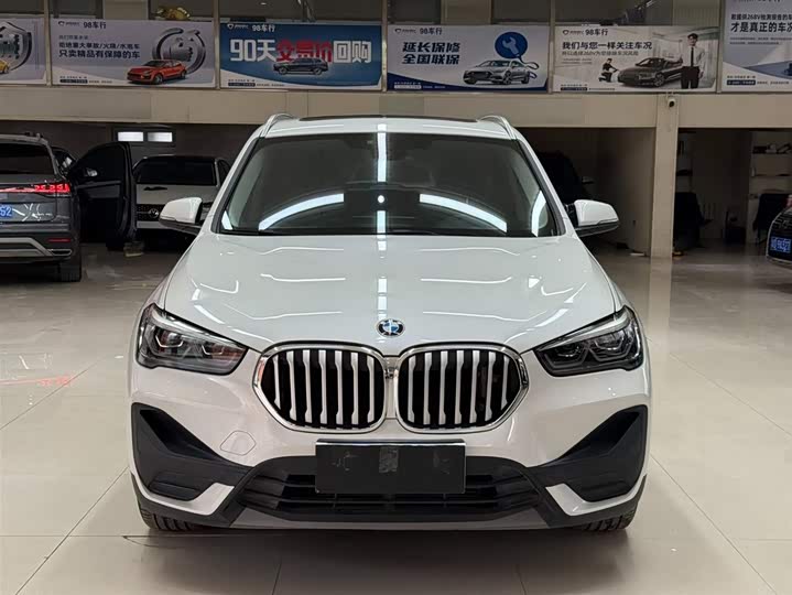 BMW X1 2021 sDrive20Li фото 2
