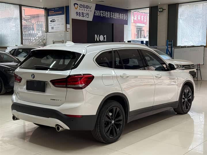 BMW X1 2021 sDrive20Li фото 4