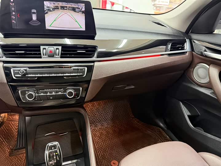 BMW X1 2021 sDrive20Li фото 12