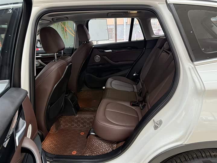 BMW X1 2021 sDrive20Li фото 18